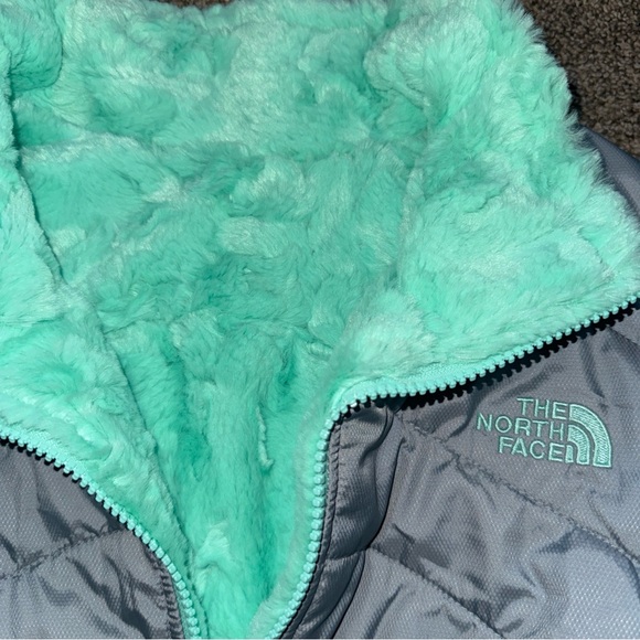 The North Face NWOT Women’s XL Gray and Mint Reversible Jacket - Picture 3 of 12